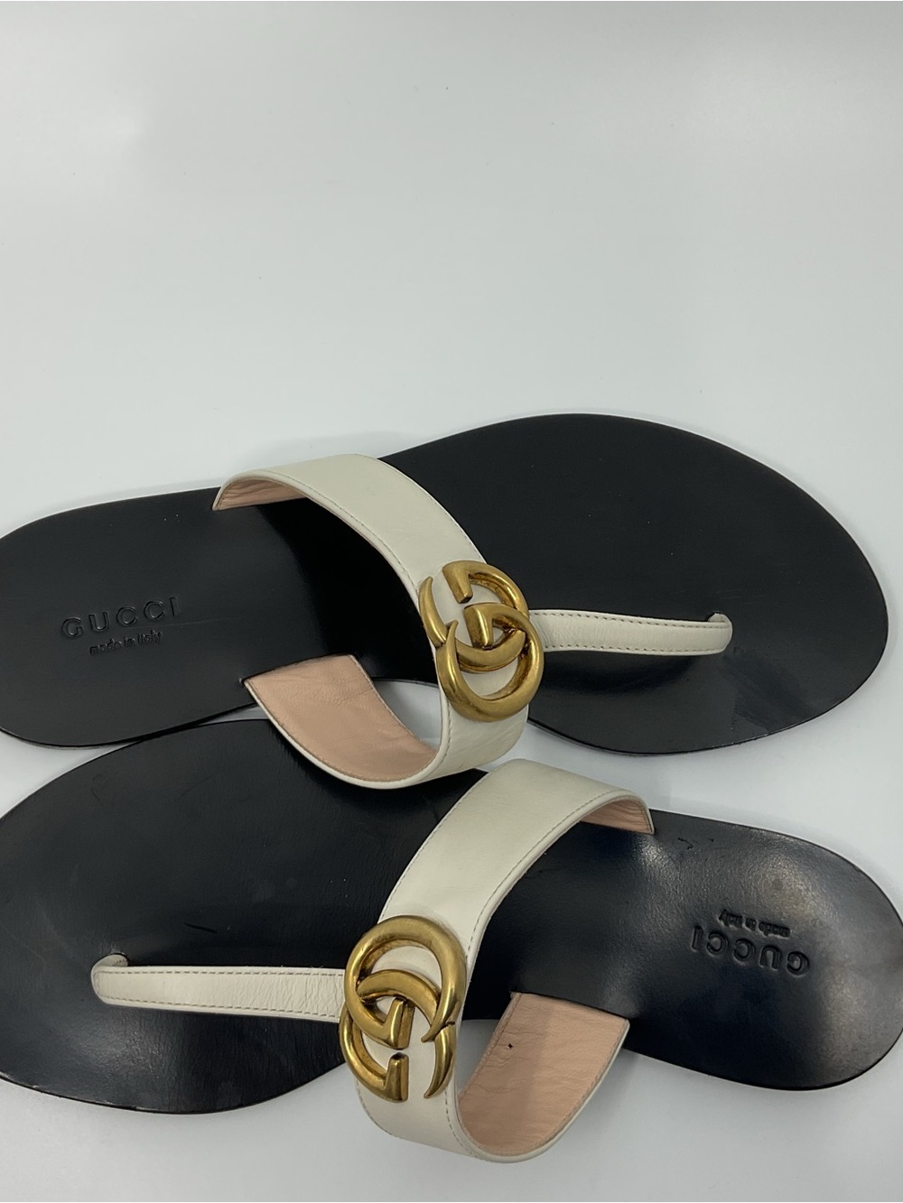 Gucci Cream Leather Thong Sandals with Gold Double G - Picture 10 of 15